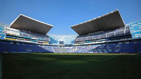 Luis García y compañía se burlan de Cruz Azul por falta de estadio: "Más mudanzas que campeonatos"