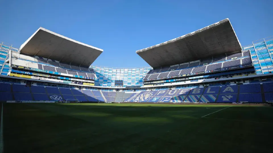 Luis García y compañía se burlan de Cruz Azul por falta de estadio: "Más mudanzas que campeonatos"