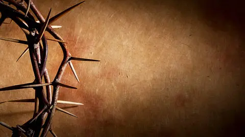 Más allá de lo visual, esta costumbre simboliza introspección y silencio durante la Semana Santa. / iStock