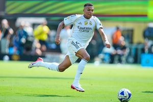 Mbappé coquetea con la NBA. ¿Se retira?