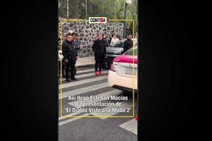 ¡CUÁNTO ESTILO! Ojito al outfit de Esteban Macías en la presentación de El Diablo Viste a La Moda 2