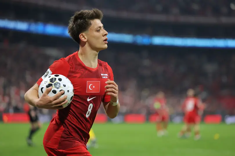 Arda Güler en un partido con Turquía l AP