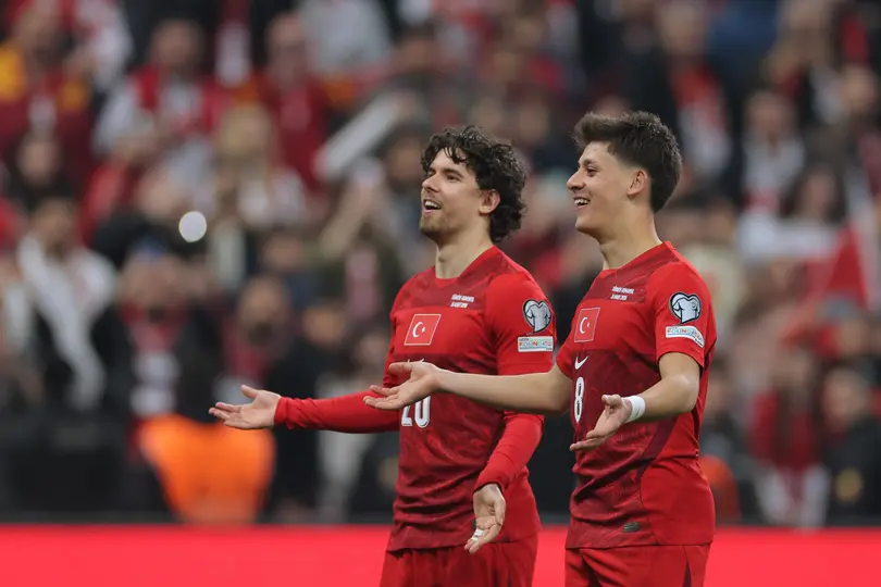 Arda Güler celebra gol con Turquía l AP