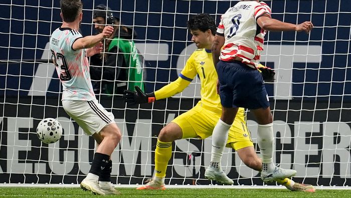 Weston McKennie en el amistoso contra Bélgica | AP