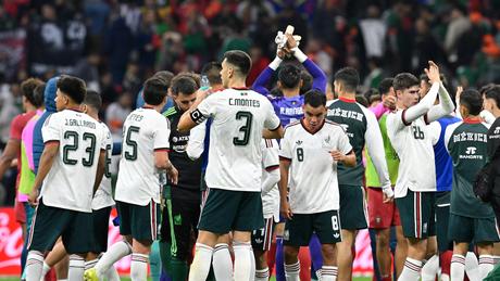 Jugadores de la Selección Mexicana después del partido amistoso contra Portugal | MEXSPORT