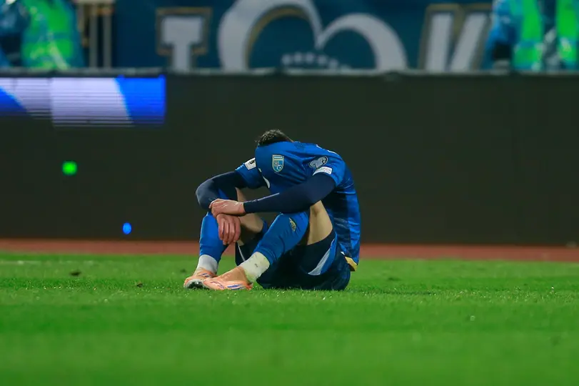 Jugadores de Kosovo tristes por la eliminación | AP