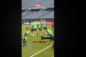 Quiñones, Fidalgo, Israel Reyes y Erick Sánchez juntos en el entrenamiento de la Selección