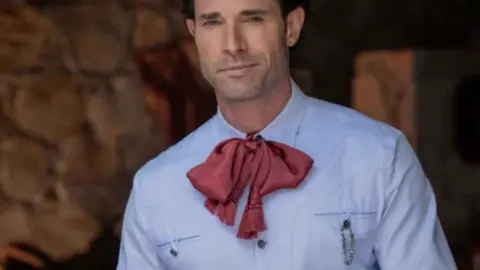Rulli es Renato Tirado en "Mi Rival". / @sebastianrulli