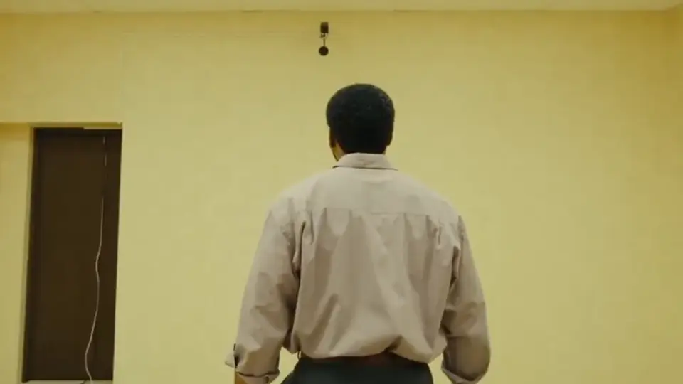 La película lleva a la pantalla grande uno de los fenómenos virales más perturbadores de internet. / YouTube Backrooms