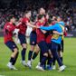 Jugadores de República Checa en celebración tras el triunfo en penales ante Dinamarca y clasificar al Mundial 2026 | AP
