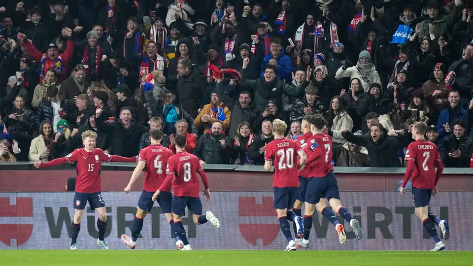 Pavel Sulc celebra en el partido entre República Checa y Dinamarca en el Repechaje UEFA | AP