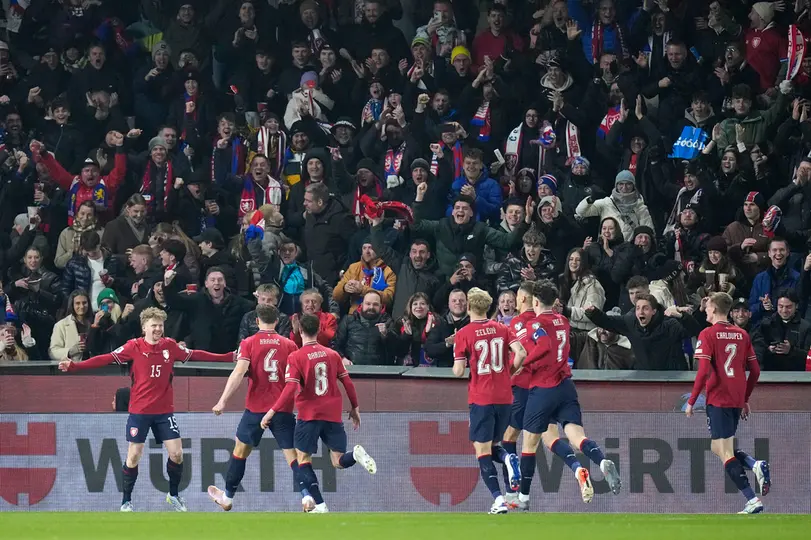 Pavel Sulc celebra en el partido entre República Checa y Dinamarca en el Repechaje UEFA | AP
