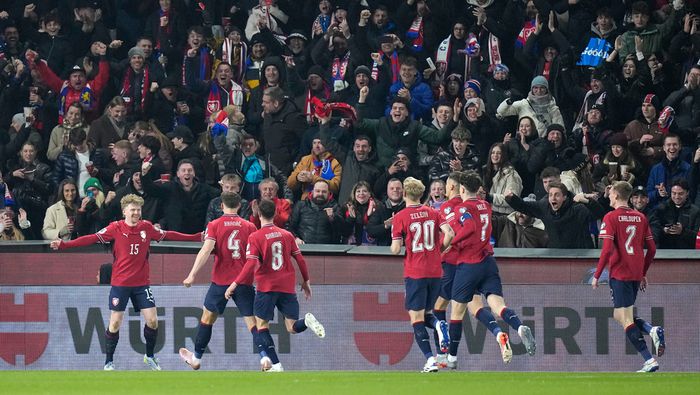 Pavel Sulc celebra en el partido entre República Checa y Dinamarca en el Repechaje UEFA | AP