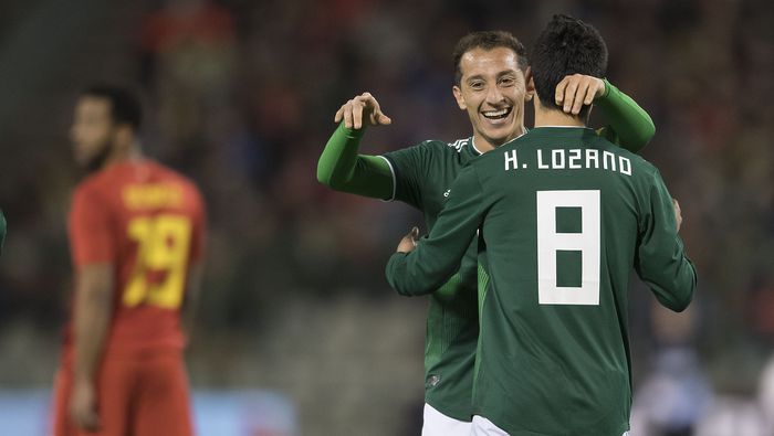 Andrés Guardado e Hirving Lozano en celebración en el amistoso contra Bélgica en 2017 | IMAGO 7