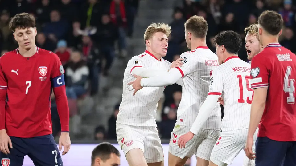 Joachim Andersen celebra su gol con Dinamarca ante República Checa en el Repechaje UEFA | AP