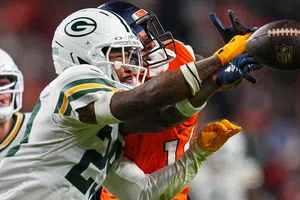 Impostor se hace pasar por Xavier McKinney, jugador de los Packers, y estafa a prestamista