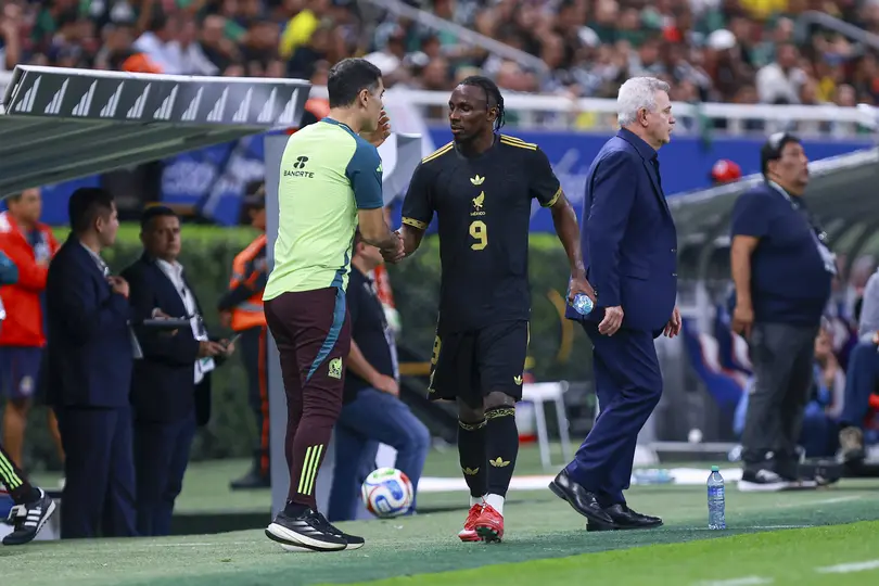 Javier Aguirre y Julian Quiñones en el amistoso de la Selección Mexicana ante Ecuador | MEXSPORT