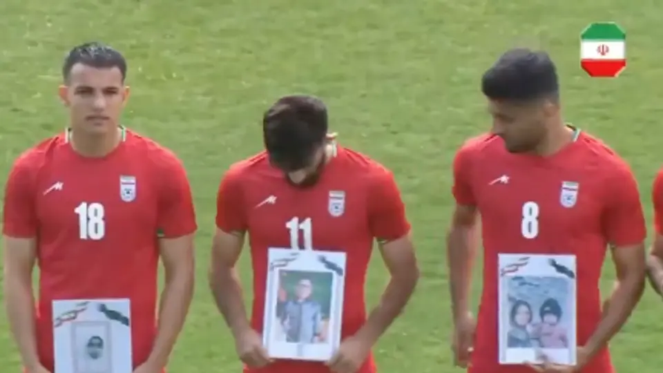 Selección de Irán exhibe imágenes de menores fallecidos previo a duelo ante Costa Rica