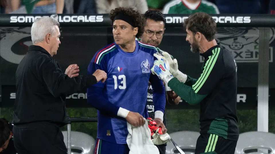Guillermo Ochoa y Javier Aguirre, en Selección Mexicana | IMAGO7