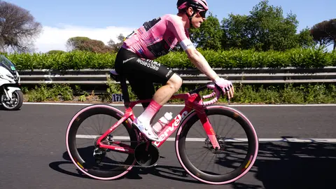 Jonas Vingegaard en la etapa final de Giro de Italia | AP