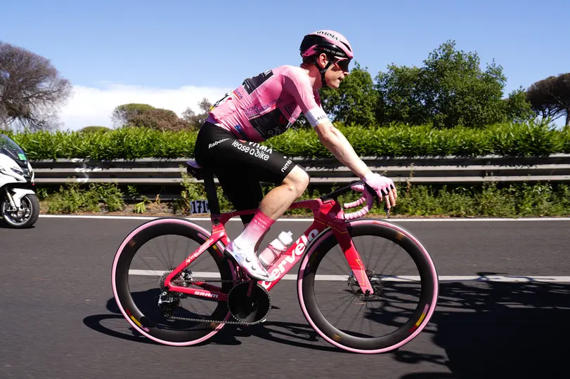 Jonas Vingegaard en la etapa final de Giro de Italia | AP