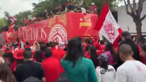 Afición del Toluca en celebración l CAPTURA