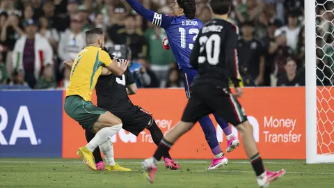 Memo Ochoa en el México vs Australia l IMAGO7