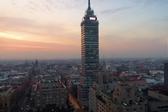 ¡Terror en la Torre… Latino! Nueve personas quedan atrapadas tras falla en elevador