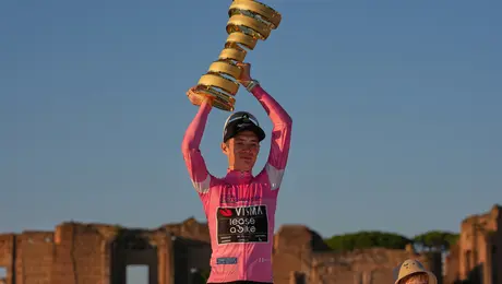 Jonas Vingegaard gana el Giro y es el octavo ciclista masculino en ganar las 3 grandes vueltas