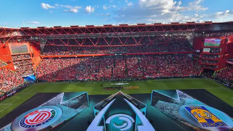 ¿La mejor afición? Tifo hace estremecer la previa de la Final de Concachampions en el Nemesio Diez