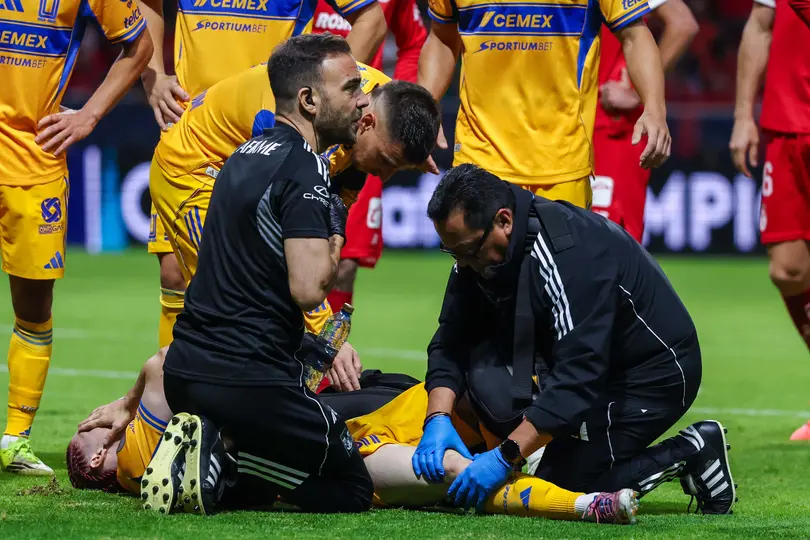 Marcelo Flores fue asisitido tras lesión l IMAGO7