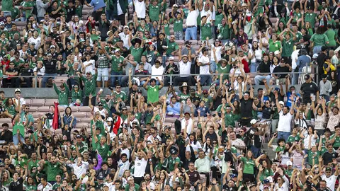 ¡No aprenden! Afición mexicana protagoniza violencia en el Rose Bowl en el México vs Australia