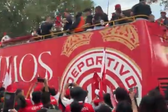 ¡Oleada Escarlata! Afición protagoniza un hervidero de celebración en desfile del Toluca