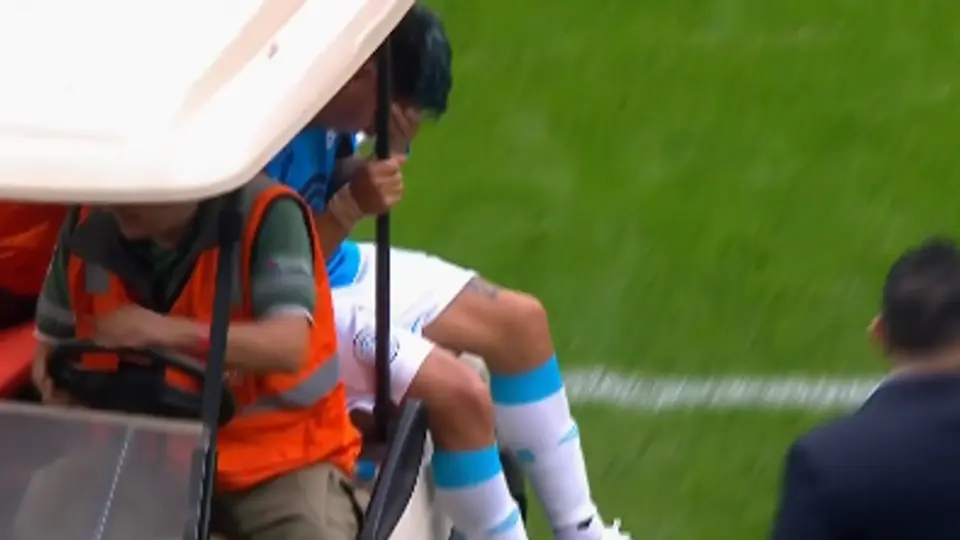 Zelarayán asisitido por el carrito l CAPUTURA de TyC Sports
