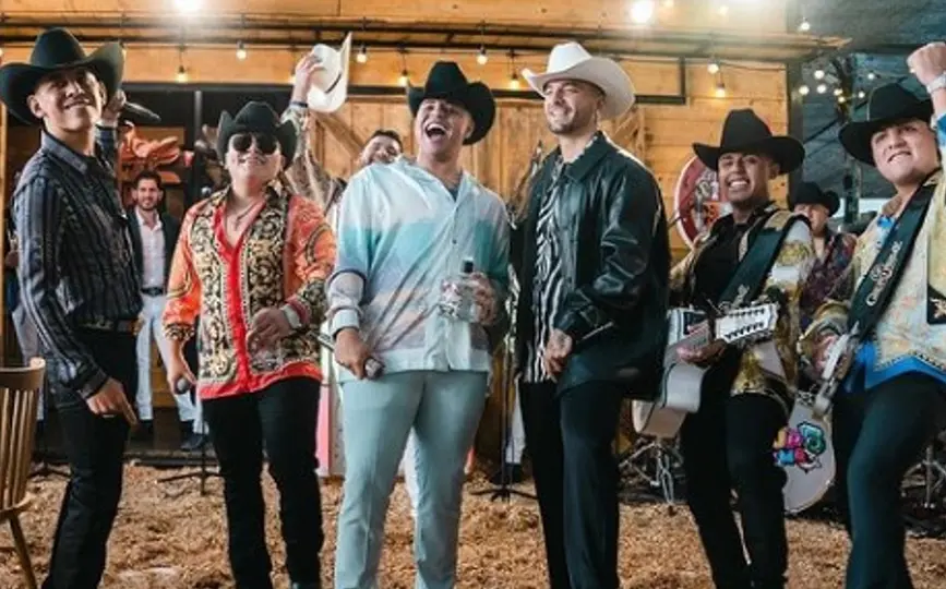 Eduin Caz, vocalista de Grupo Firme, fue mencionado en el mensaje localizado durante la noche del viernes 29 de mayo./ RS