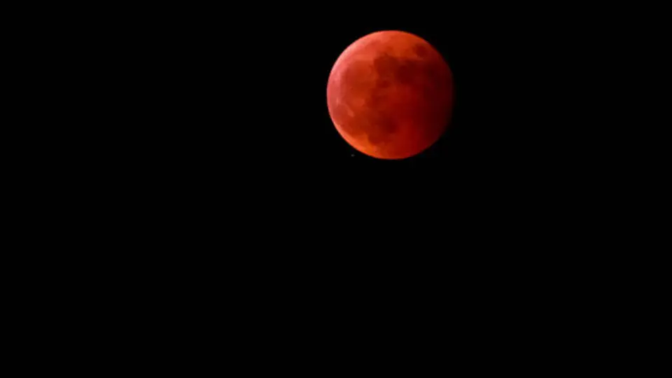 La llamada "Luna de sangre" adquirirá su característico tono rojizo durante la fase de mayor cobertura del eclipse./ Pixabay