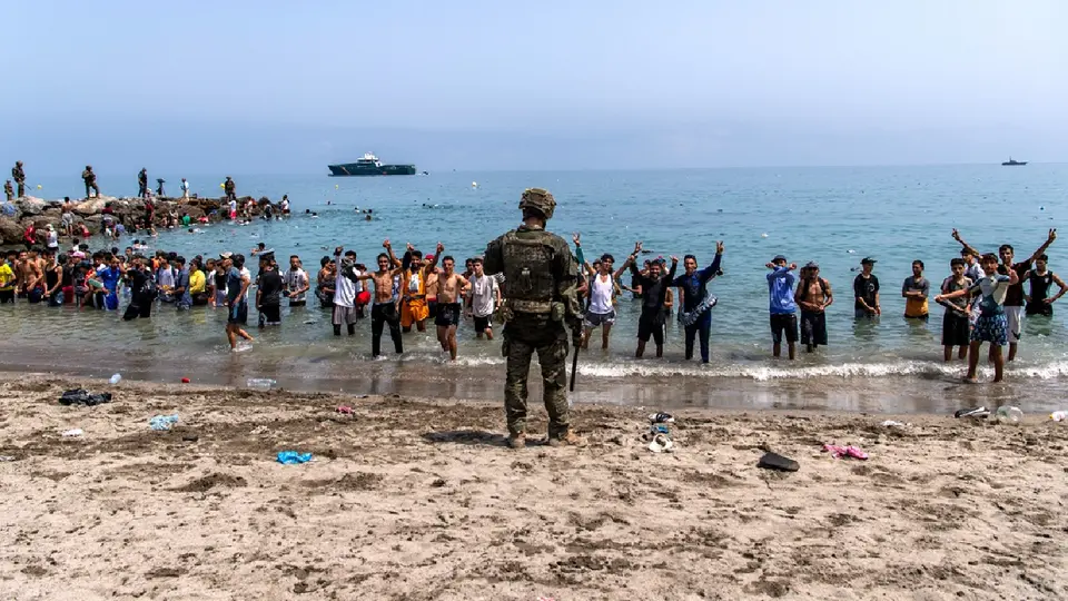 La frontera entre España y Marruecos vive una de sus situaciones más críticas de los últimos años / AP