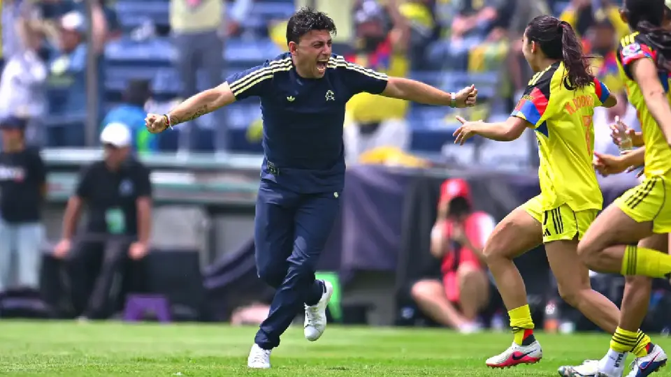 Ángel Villacampa destaca la mentalidad de las Águilas tras el triplete: “A por la cuarta”