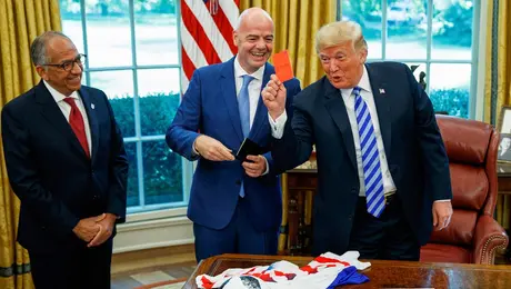 Asesor de FIFA renuncia en protesta a plan de 'privatización' de Infantino