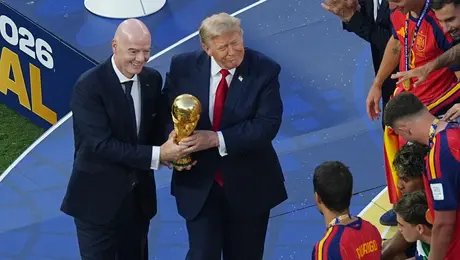 Trump se aleja de Infantino tras plan de privatizar el Mundial
