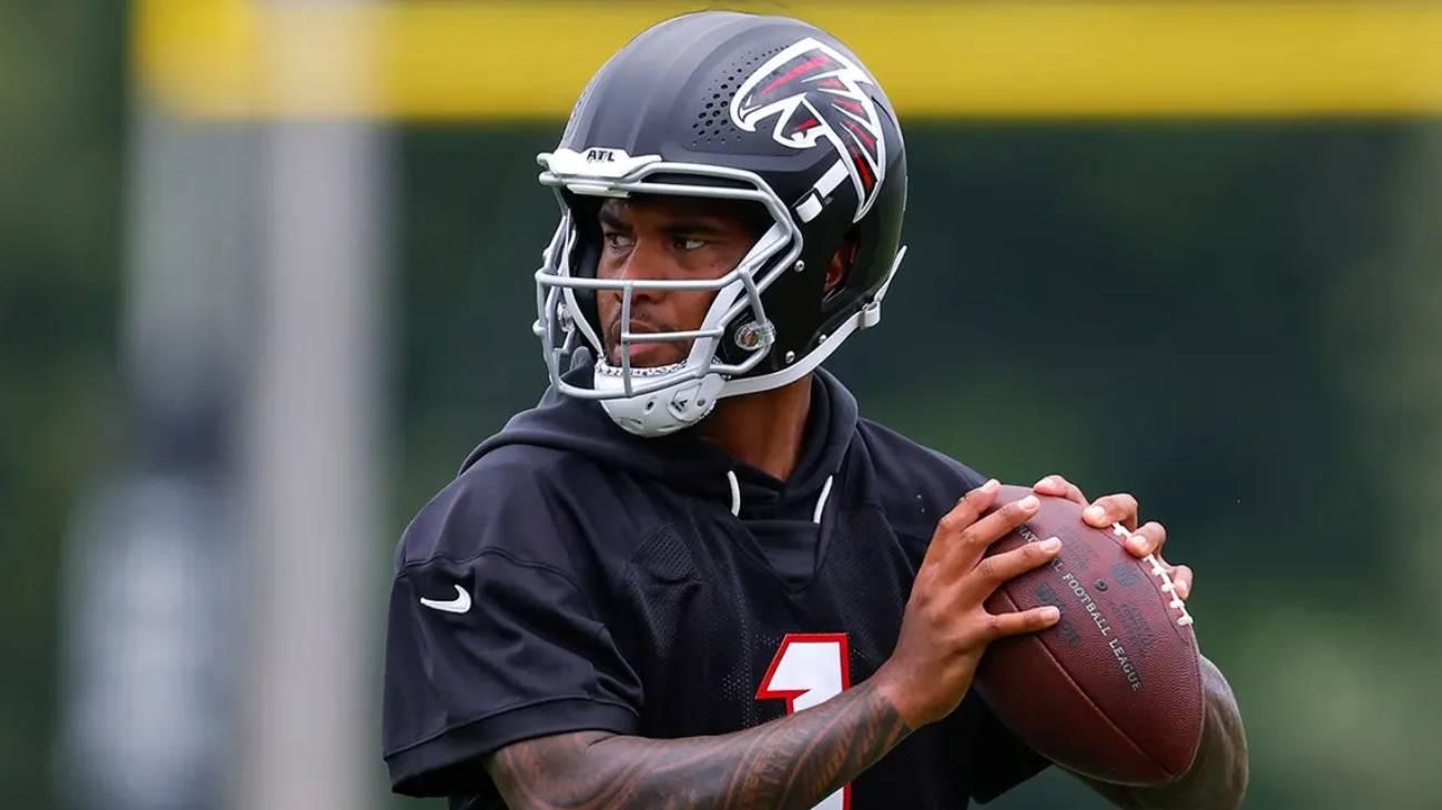 Tua Tagovailoa encendió las alarmas de los Falcons luego de sufrir un percance físico