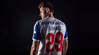 ¡Número con historia! Santi Giménez volverá a usar el dorsal 29 con el Porto