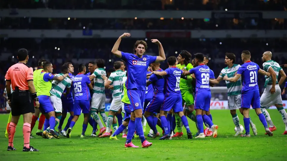 Partido de Cruz Azul contra Santos en la Final del Guardianes 2021 | IMAGO 7