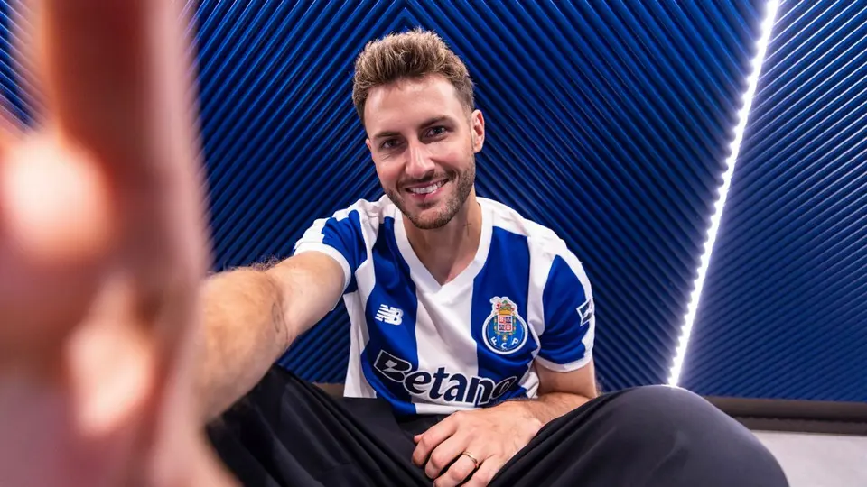 Santi Giménez, nuevo jugador de Porto | fcporto.pt
