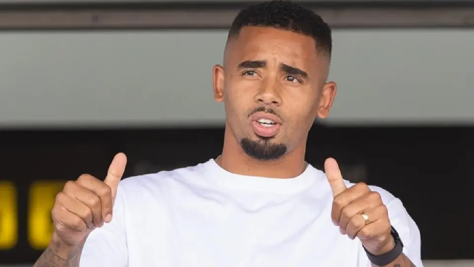 Gabriel Jesus, llegando a Barcelona | X @sport
