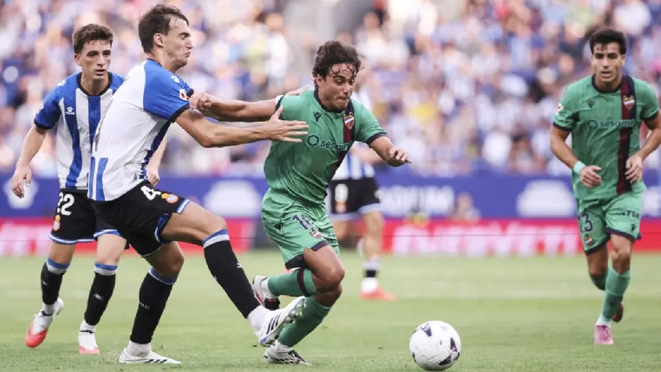 Carlos Álvarez, posible nuevo refuerzo del América, con Levante | AFP