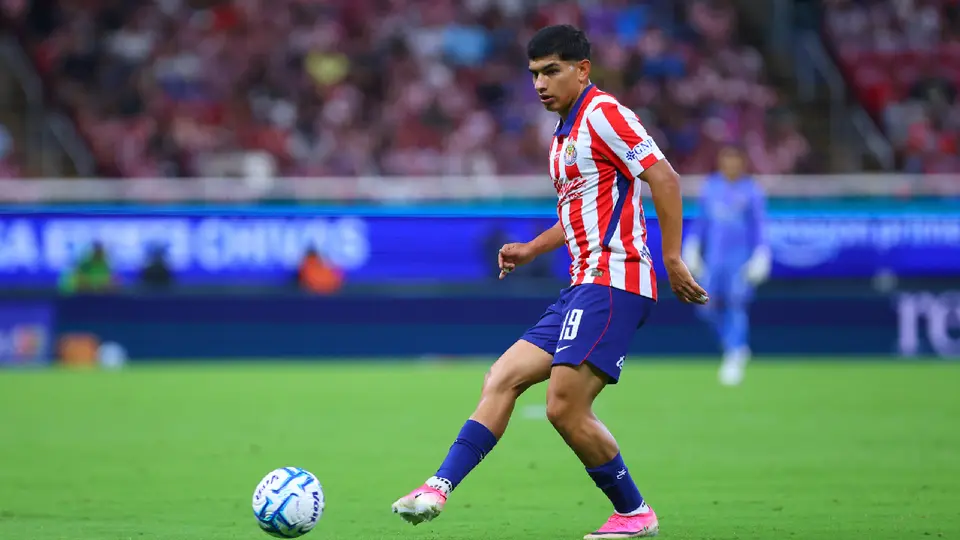 Kevin Castañeda, con el uniforme de Chivas | IMAGO7