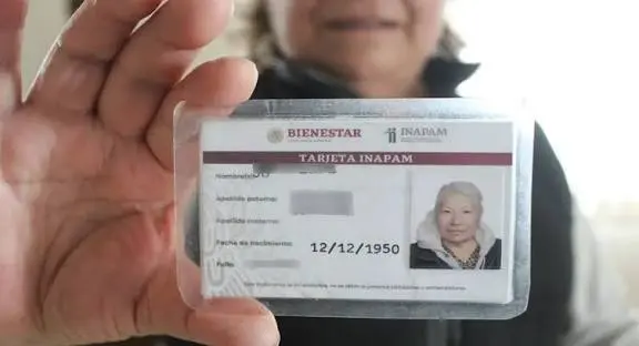 La credencial está dirigida a personas de 60 años o más y puede solicitarse una vez cumplida la edad requerida./ RS