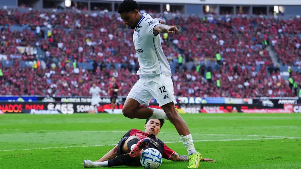 Paulo Victor en el partido de Querétaro ante Atlas en la Liga MX | IMAGO 7
