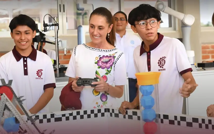 Claudia Sheinbaum analiza el impacto de las pantallas en niños y jóvenes / @SEP